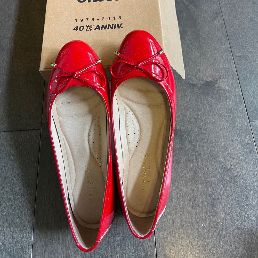 Red flat shoes - ballet shoes